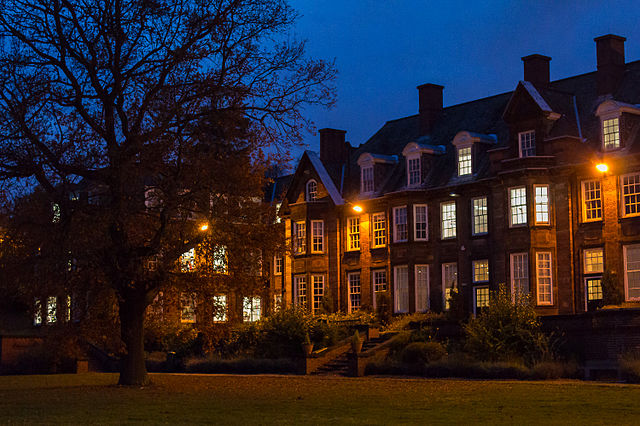 Birmingham Business School, at night. CC-BY-SA